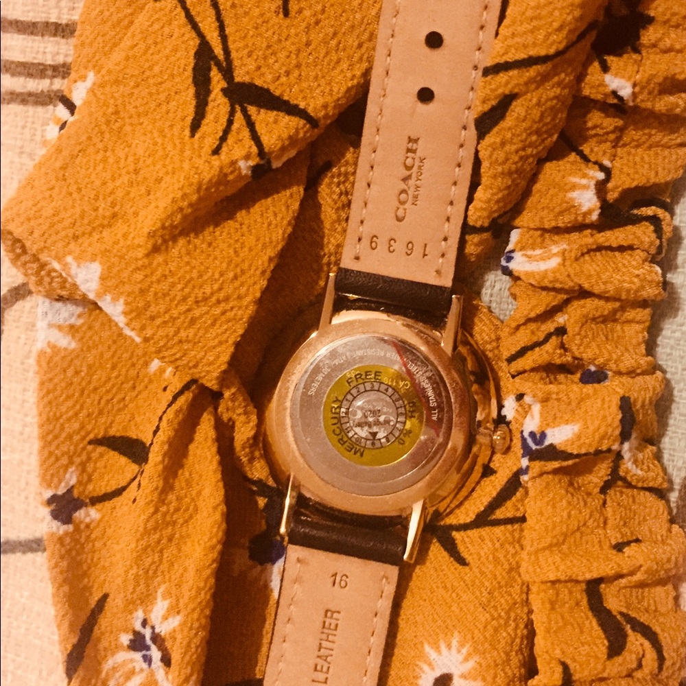 Watch - Picture 3 of 3